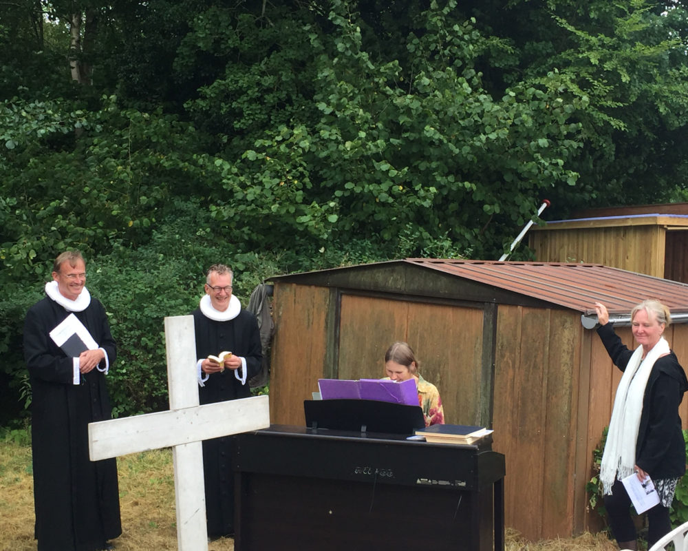 Campinggudstjeneste - Præster, kirkesanger og organist